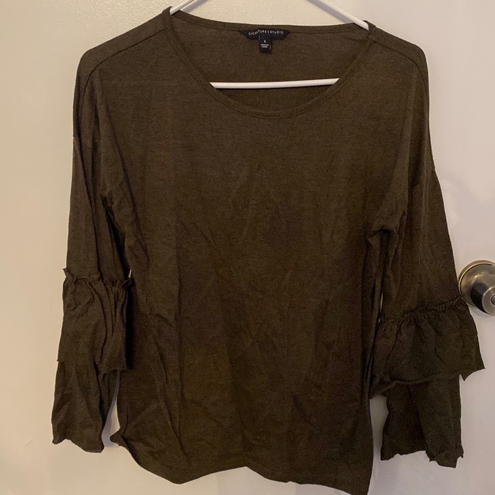 Army green light sweater